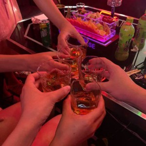 杭州KTV聚成会：欢乐无限，唱响都市夜未央